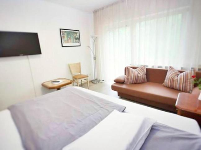 Zur Eiche Hotell Overath Exteriör bild