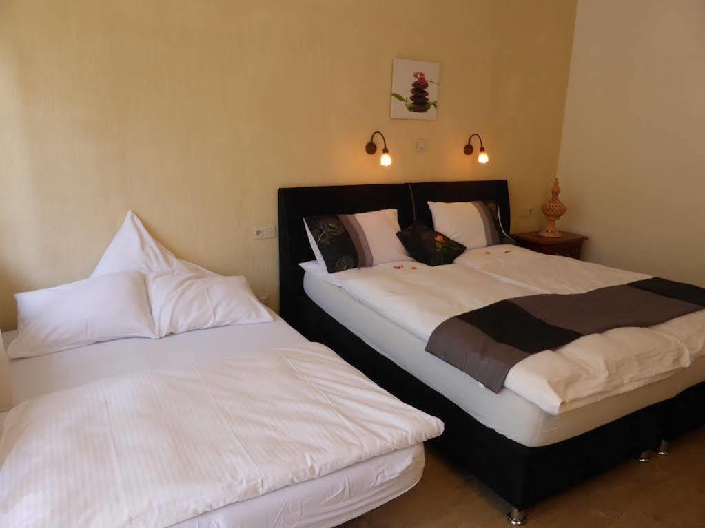 Zur Eiche Hotell Overath Exteriör bild